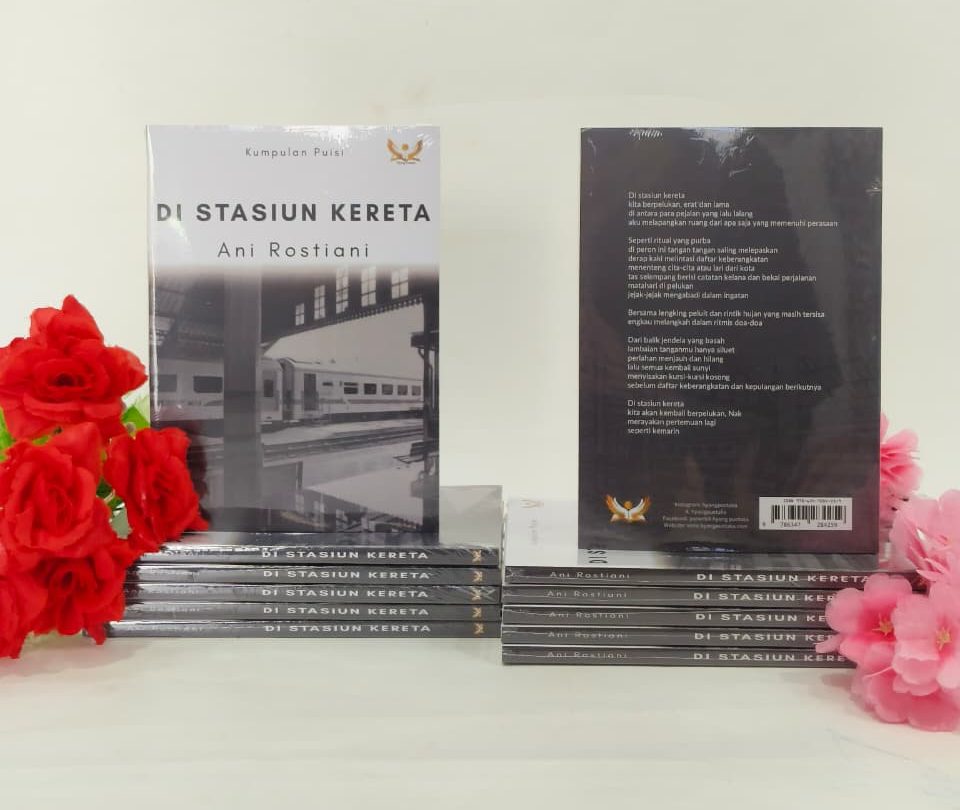 Di Stasiun Kereta - Gambar 2